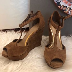 JESSICA SIMPSON TAN/BROWN SUEDE WEDGES